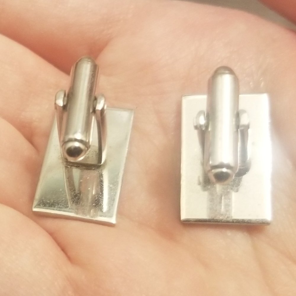 Sophisticated yet blingy vtg silvertone Shields mens cuff links - Picture 6 of 6